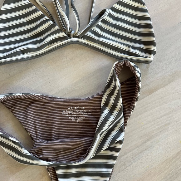 ACACIA - Picture 3 of 5